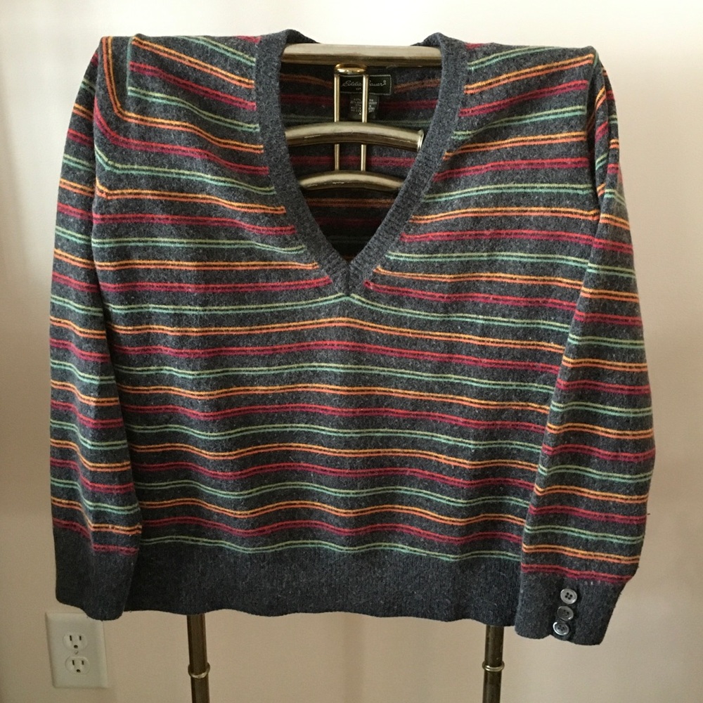 Eddie Bauer VNeck Sweater - XL